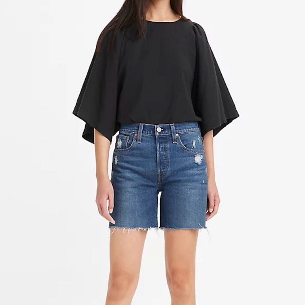 NWT Levi's Mid Thigh Charleston Picks